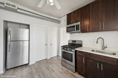 $1,775 | 2418 North Western Avenue, Unit 2F, Chicago, IL 60647