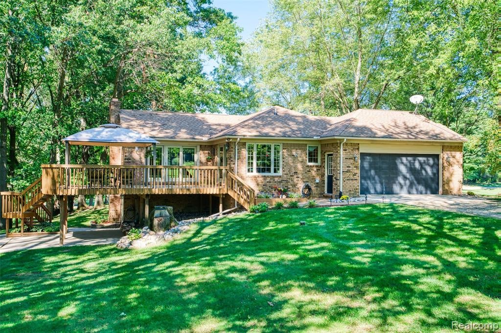 6209 North Raddatz Road Fowlerville, MI 48836 - Photo 34 of 41 Gallery Image 34