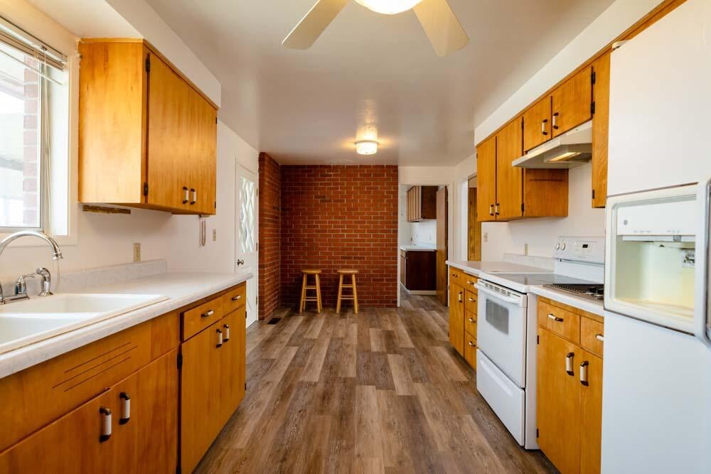 13580 Springlake Road Klamath Falls, OR 97603 - Photo 18 of 63 13580SpringLakeRd.-24