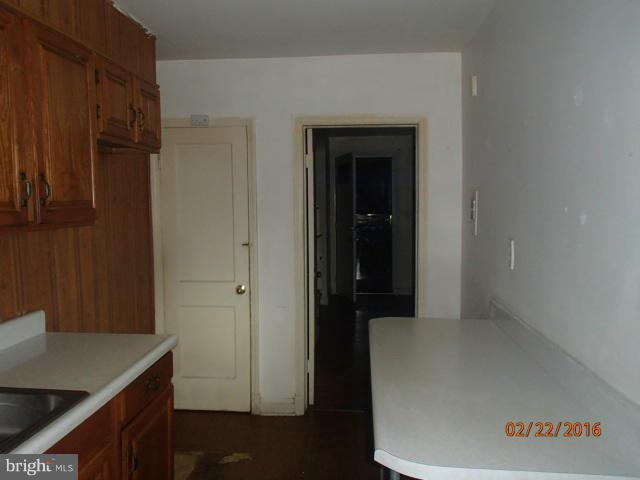 4236 Flowerton Road Baltimore, MD 21229 - Photo 3 of 18 Interior (General)