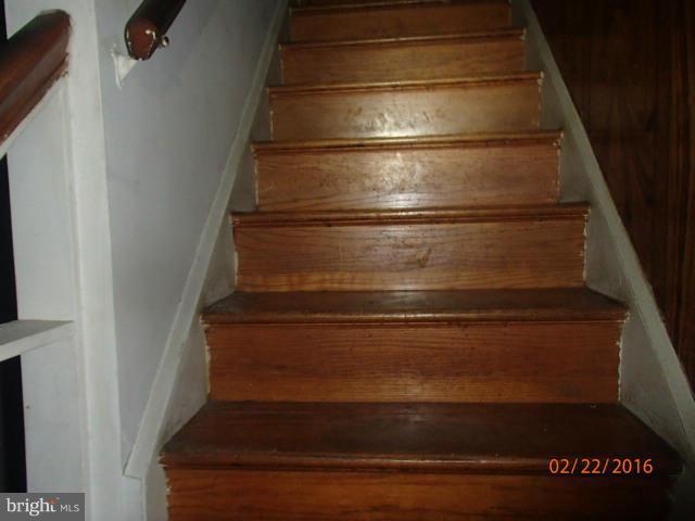 4236 Flowerton Road Baltimore, MD 21229 - Photo 8 of 18 Interior (General)