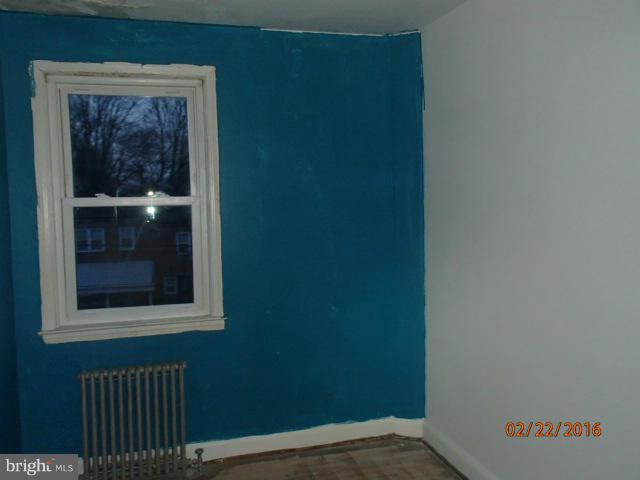 4236 Flowerton Road Baltimore, MD 21229 - Photo 9 of 18 Interior (General)