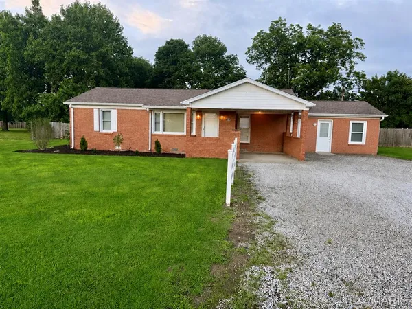 $196,000 | 413 Church Street, Holcomb, MO 63852