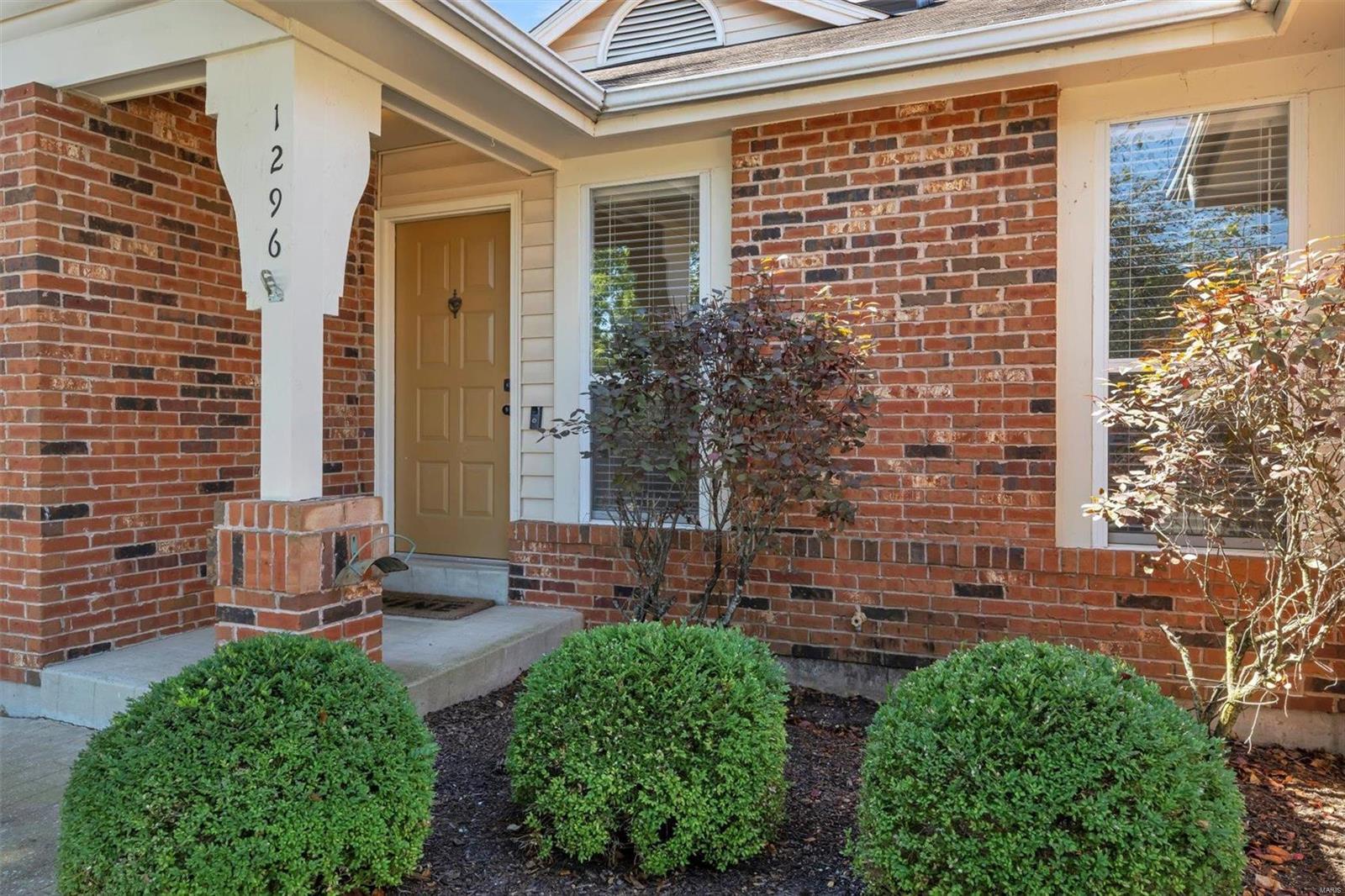 1296 Treetop Trail Drive Ballwin, MO 63021 - Photo 11 of 42