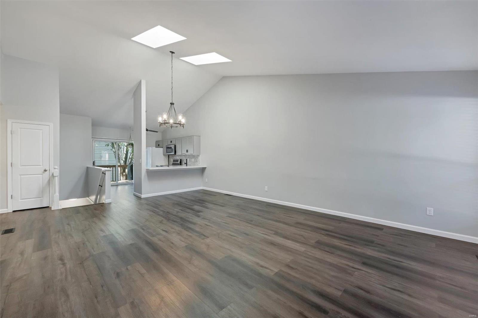 1296 Treetop Trail Drive Ballwin, MO 63021 - Photo 12 of 42