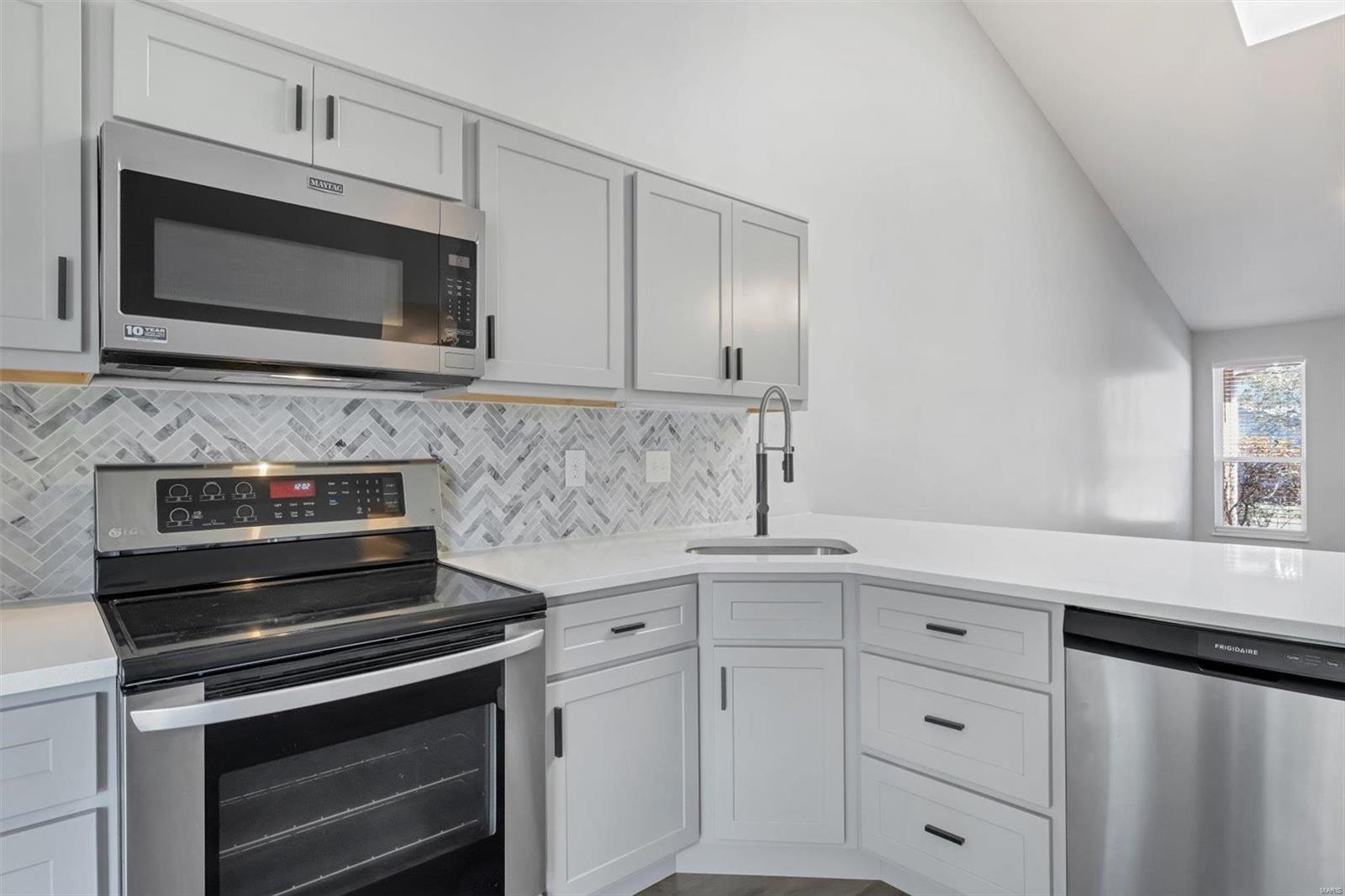 1296 Treetop Trail Drive Ballwin, MO 63021 - Photo 21 of 42