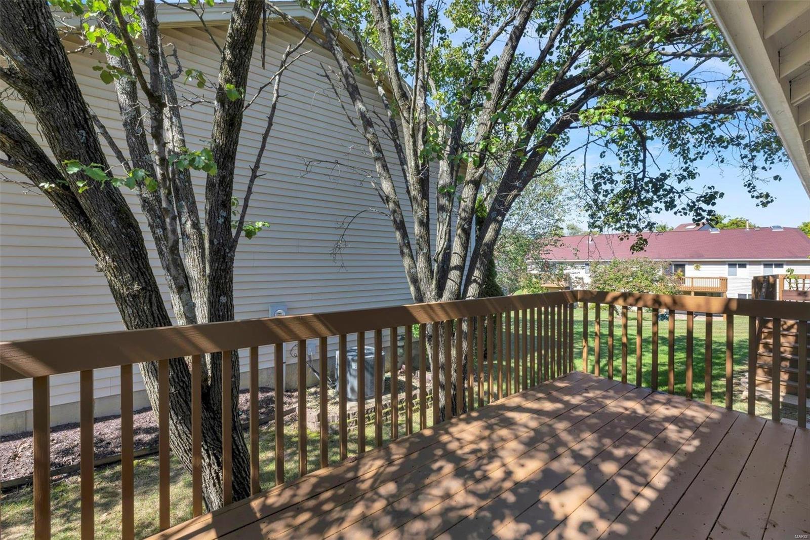 1296 Treetop Trail Drive Ballwin, MO 63021 - Photo 9 of 42