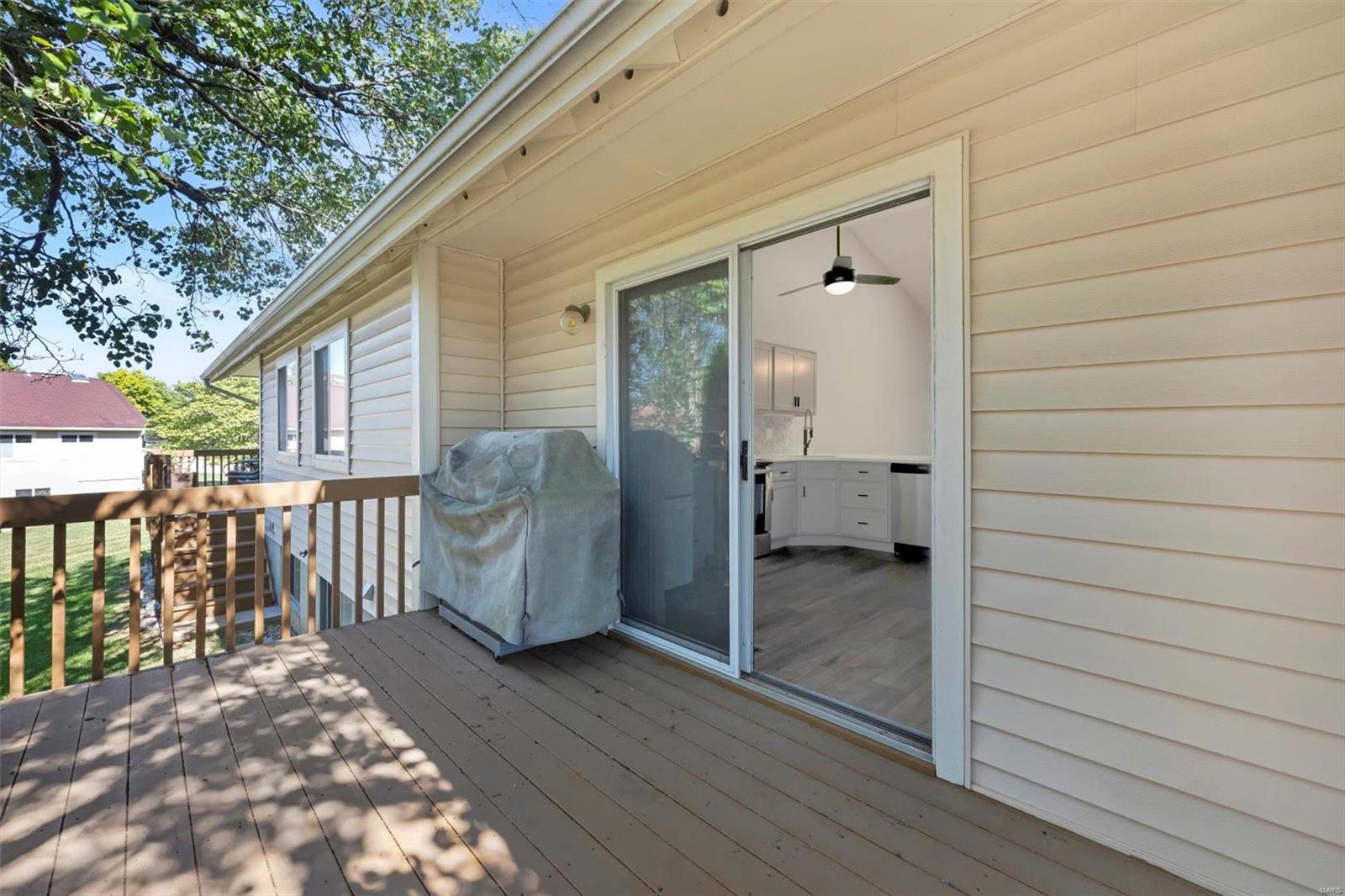 1296 Treetop Trail Drive Ballwin, MO 63021 - Photo 10 of 42