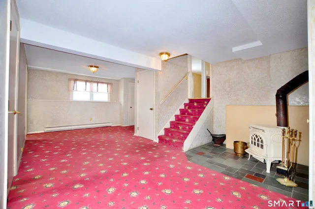 $339,999 | 160 Meadow Lark Drive, Waterbury, CT 06708