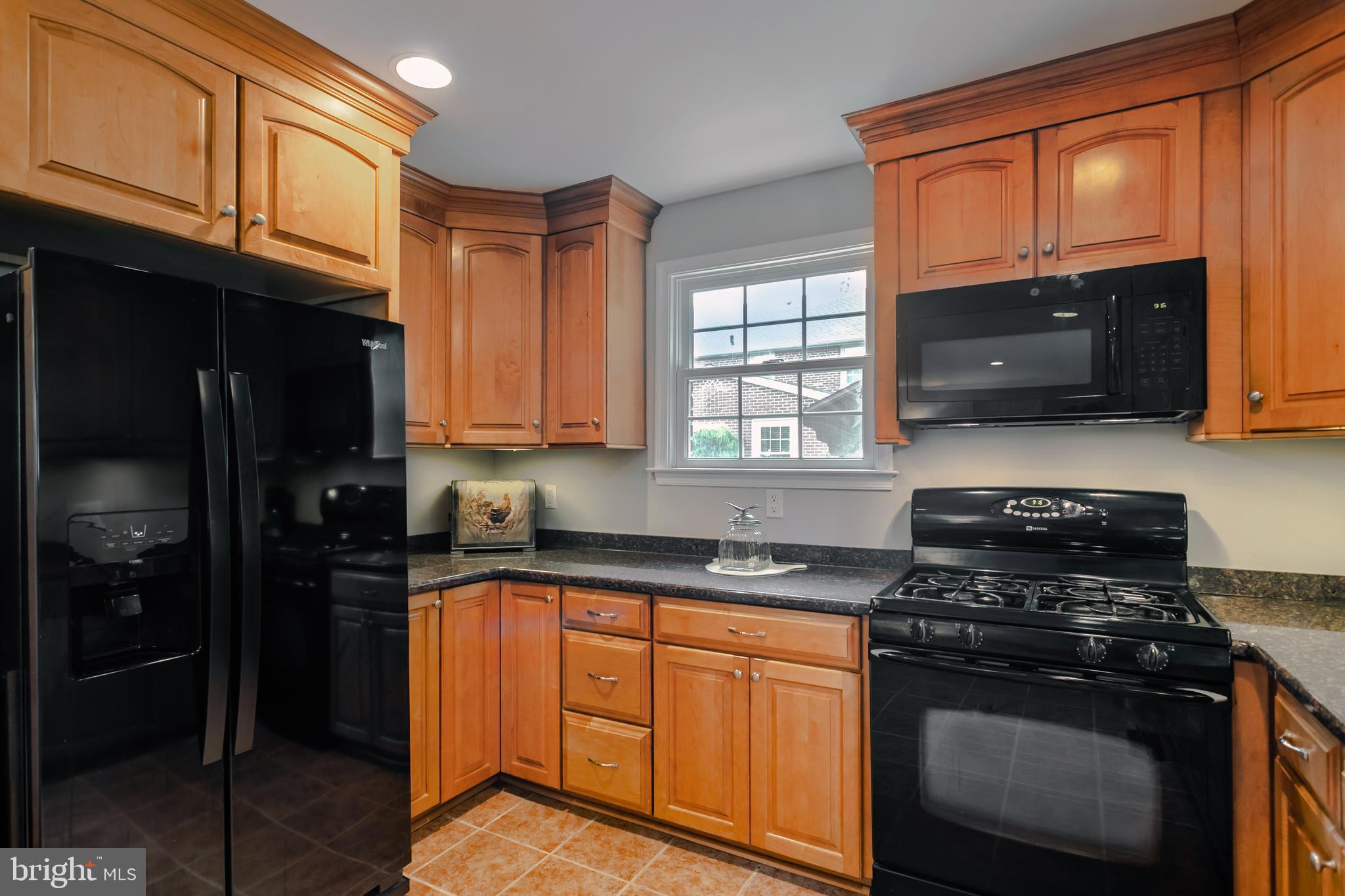 404 Upland Road Havertown, PA 19083 - Photo 16 of 41 New refrigerator!