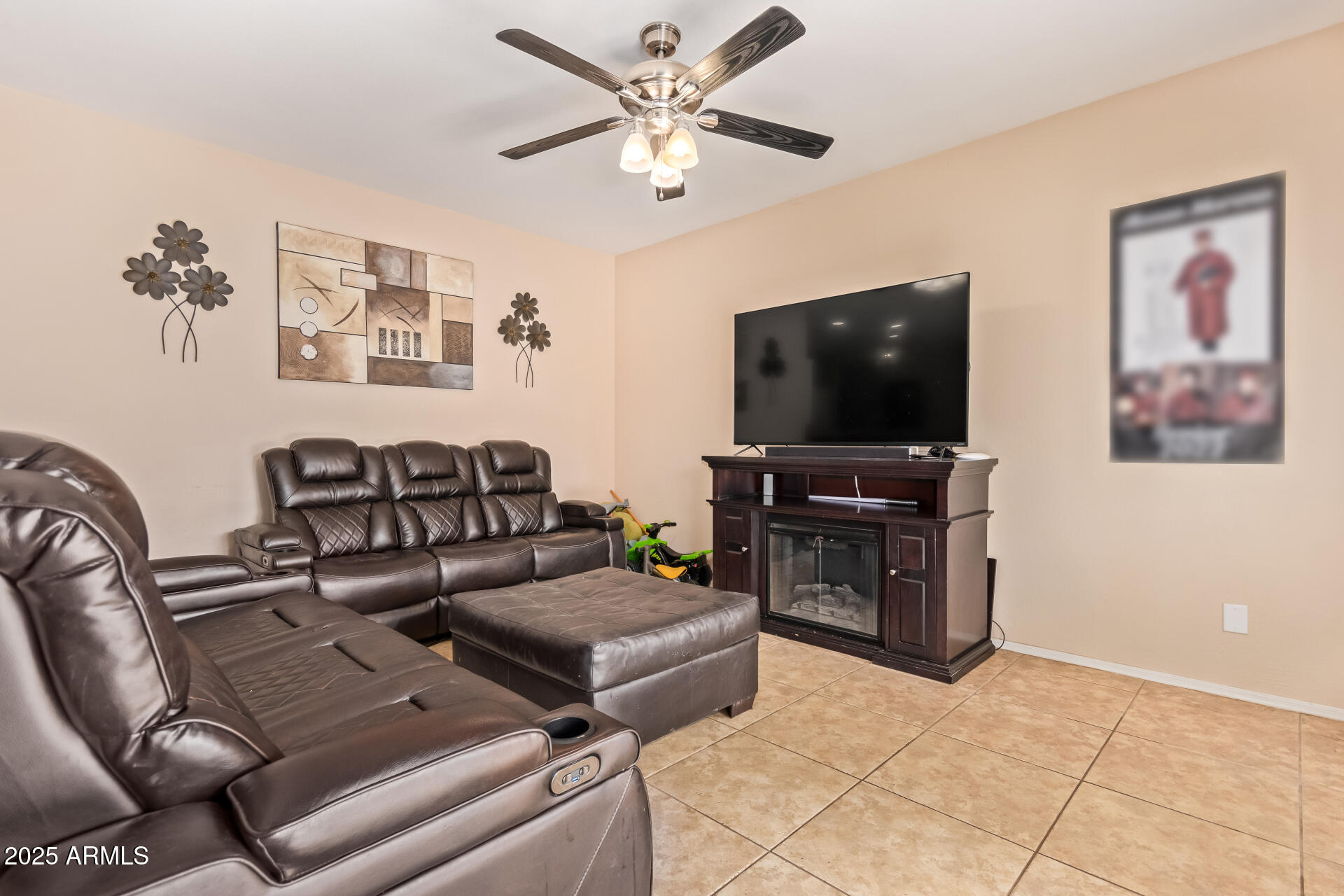 15839 West Calavar Road Surprise, AZ 85379 - Photo 12 of 38 12 - Calavar