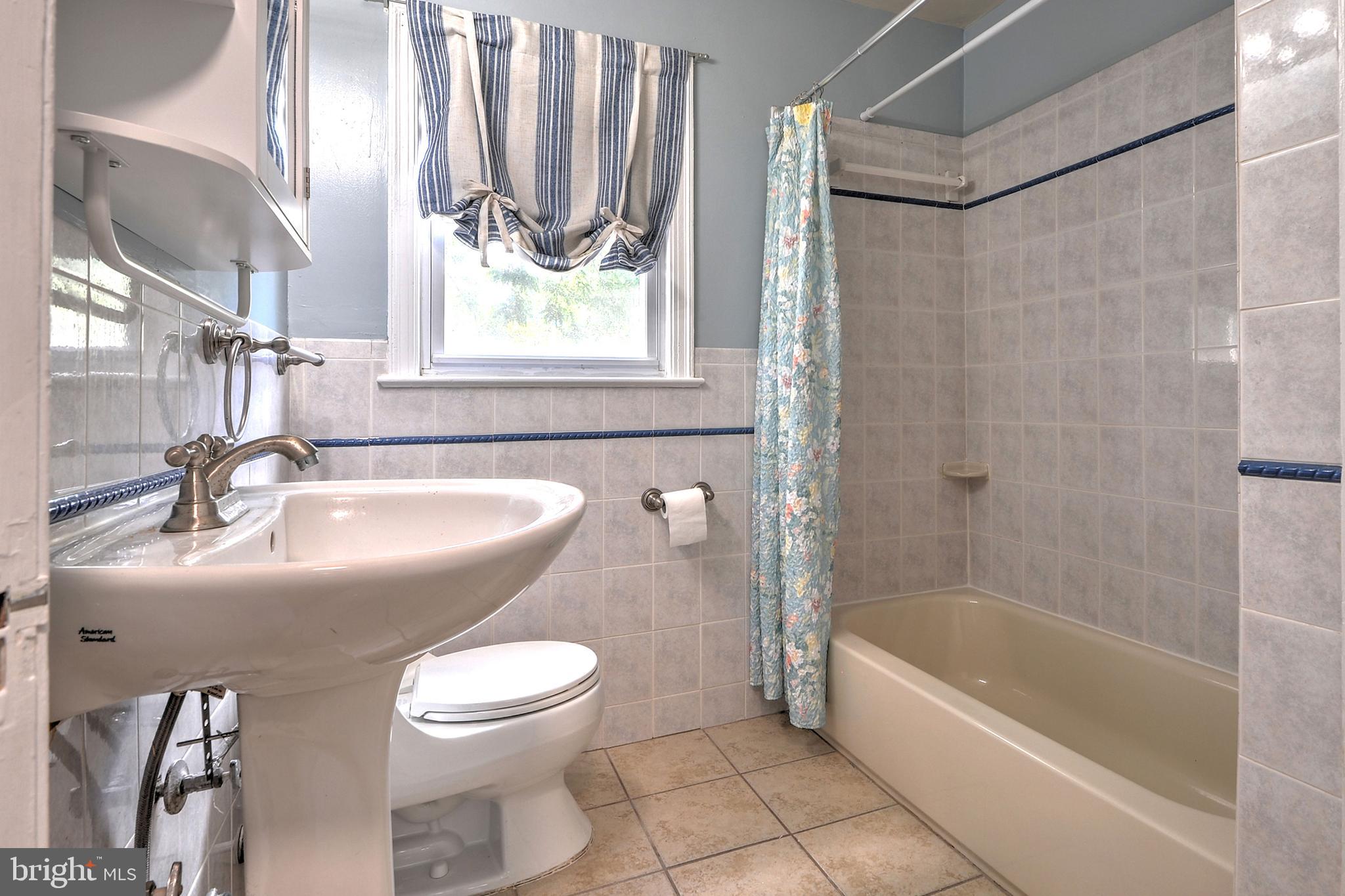 8016 Old Georgetown Road Bethesda, MD 20814 - Photo 27 of 36 Full Bath- Upper