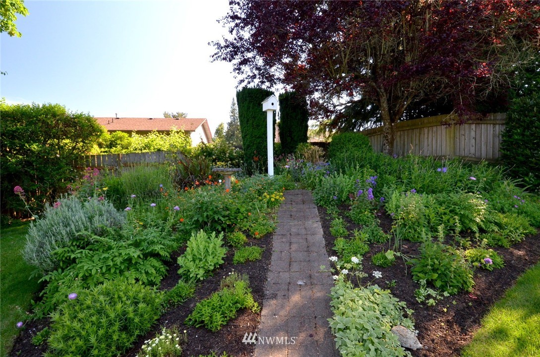 1704 243rd Place Southeast Bothell, WA 98021 - Photo 15 of 17