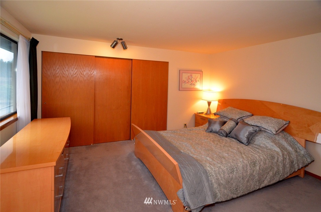 1704 243rd Place Southeast Bothell, WA 98021 - Photo 8 of 17