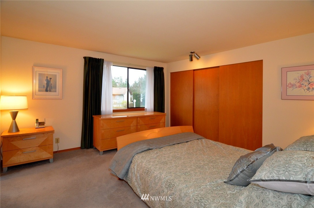 1704 243rd Place Southeast Bothell, WA 98021 - Photo 9 of 17