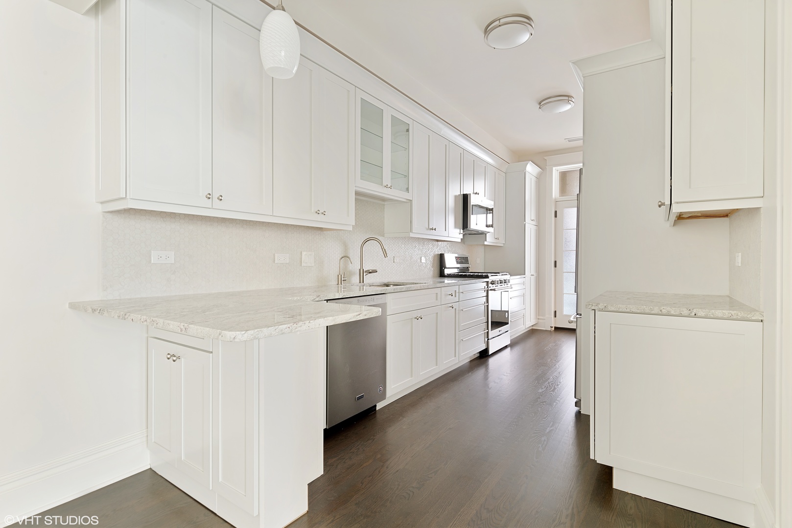 Undisclosed Address Chicago, IL 60657 - Photo 5 of 12