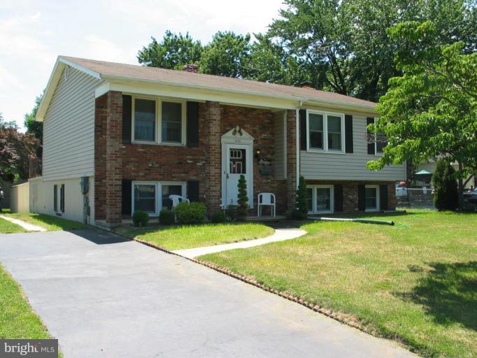 8434 Miramar Road Pasadena, MD 21122 - Photo 1 of 8 Exterior (Main)
