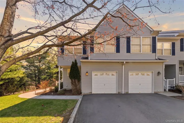 $419,900 | 3014 Patrick Henry Court, Unit 43, New Windsor, NY 12553