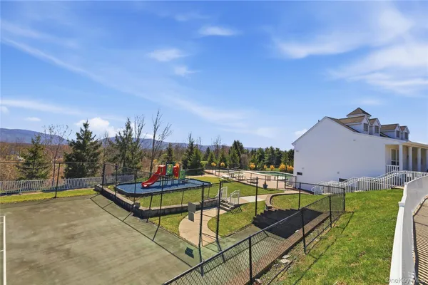 $419,900 | 3014 Patrick Henry Court, Unit 43, New Windsor, NY 12553