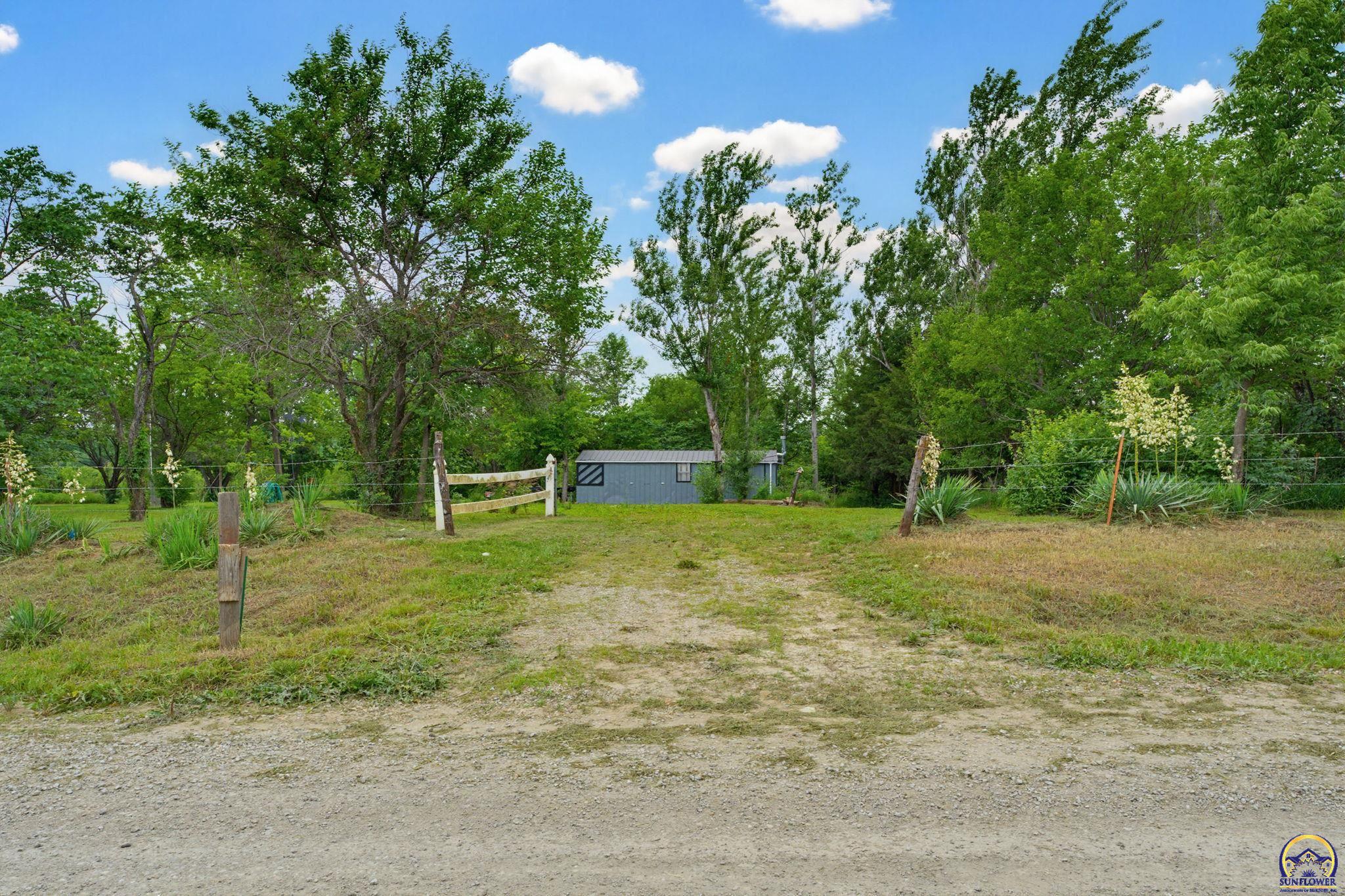 5631 Clark Road Meriden, KS 66512 - Photo 8 of 34