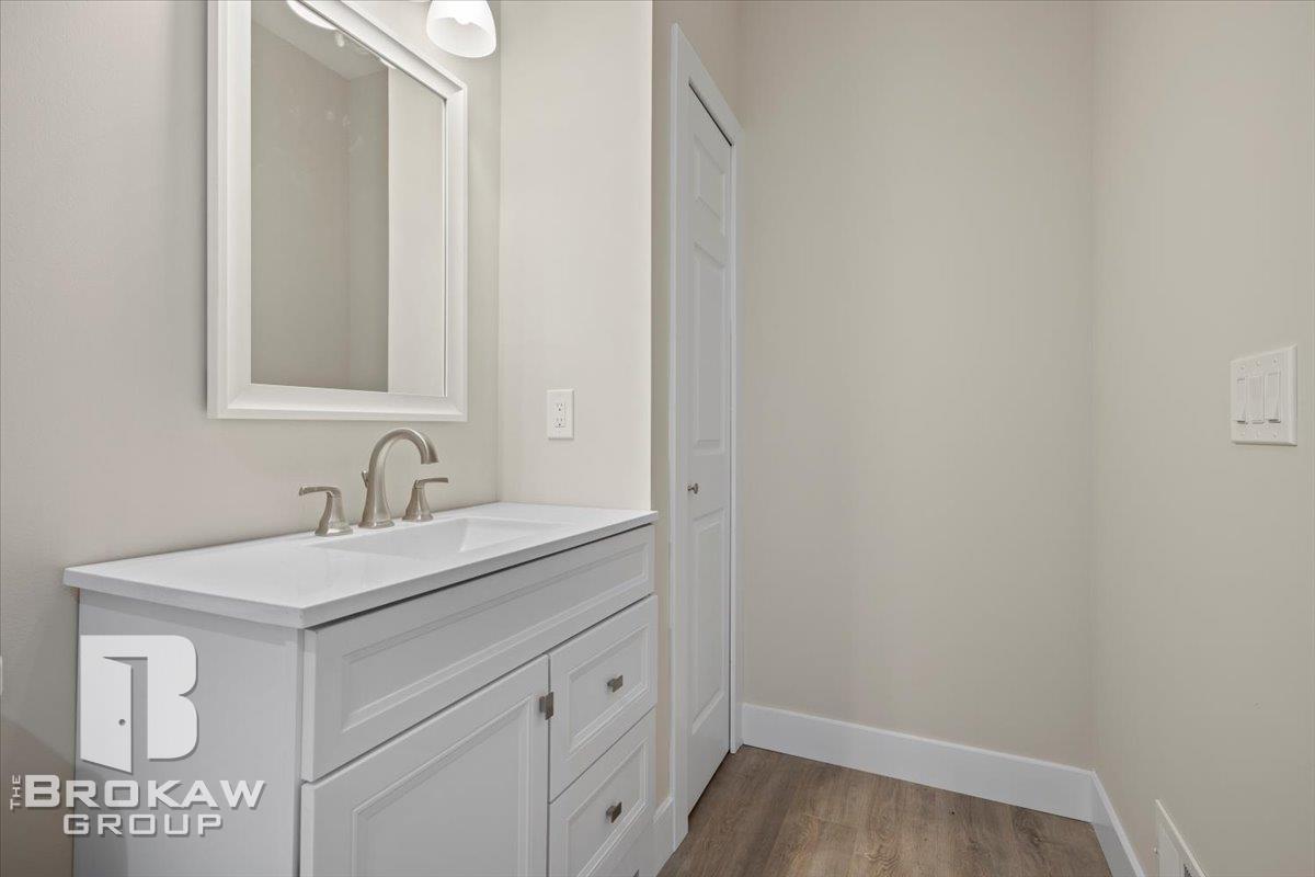 3367 Meadow Ridge Court Davison, MI 48423 - Photo 9 of 37 50172092-17499c1b-65d0-4abd-8422-98f739d2079a.JPG