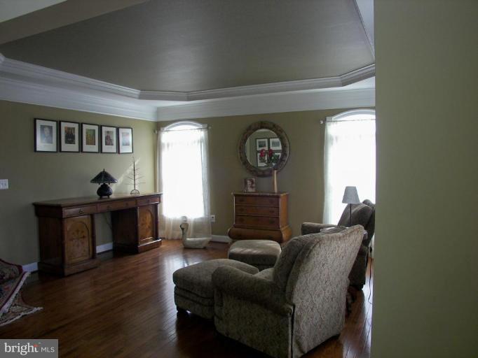 37962 Piggott Bottom Road Purcellville, VA 20132 - Photo 8 of 21 Living Room