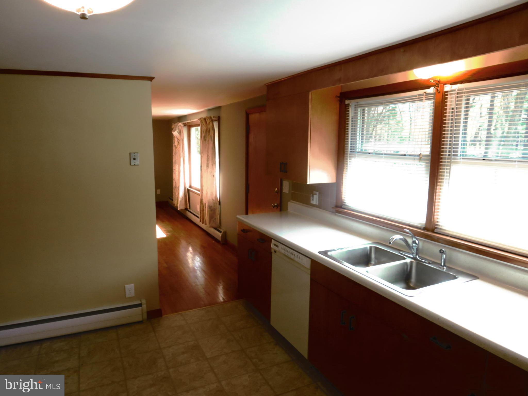 4031 Salem Bottom Road Westminster, MD 21157 - Photo 8 of 26 Kitchen