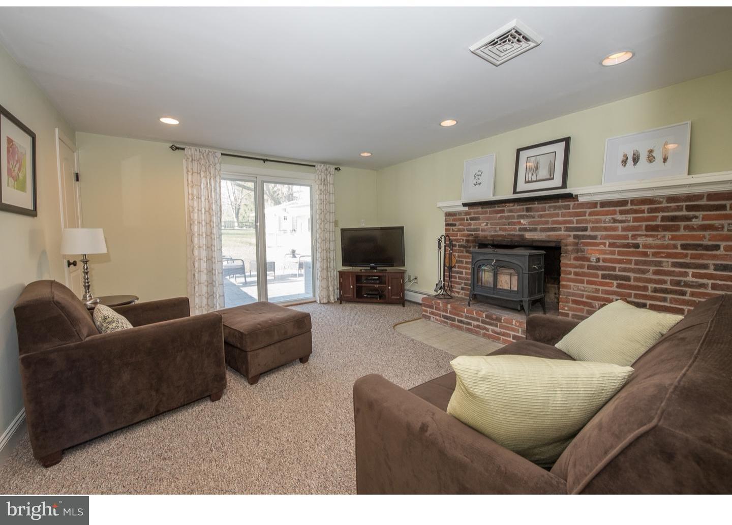 622 West Pothouse Road Phoenixville, PA 19460 - Photo 10 of 25 Family Room