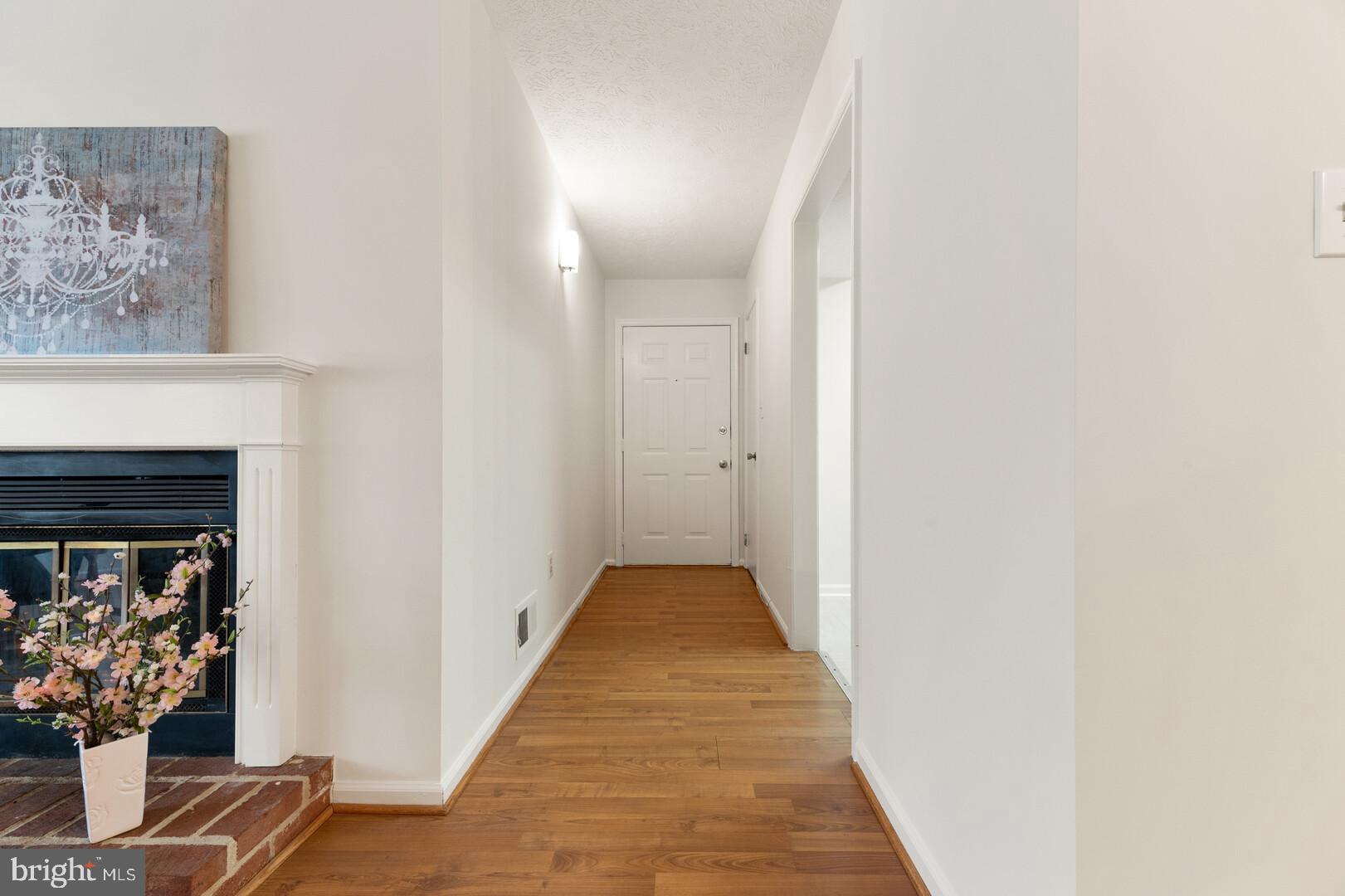2225 Hunter's Run Drive Reston, VA 20191 - Photo 3 of 26 Hall Entrance
