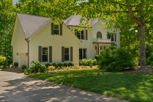 $1,200,000 | 2404 Woodland Way, Signal Mountain, TN 37377