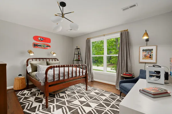 $1,200,000 | 2404 Woodland Way, Signal Mountain, TN 37377