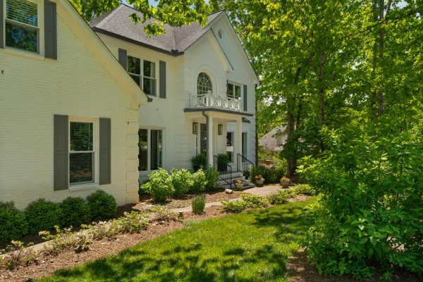 $1,200,000 | 2404 Woodland Way, Signal Mountain, TN 37377