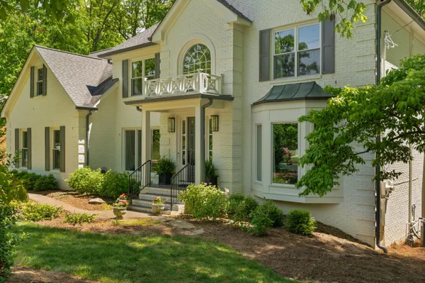 $1,200,000 | 2404 Woodland Way, Signal Mountain, TN 37377