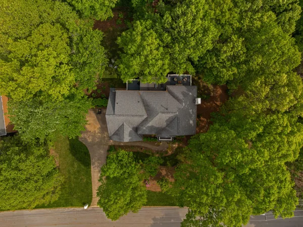 $1,200,000 | 2404 Woodland Way, Signal Mountain, TN 37377