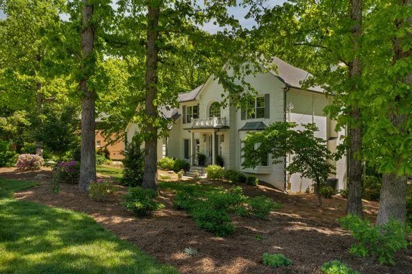 $1,200,000 | 2404 Woodland Way, Signal Mountain, TN 37377