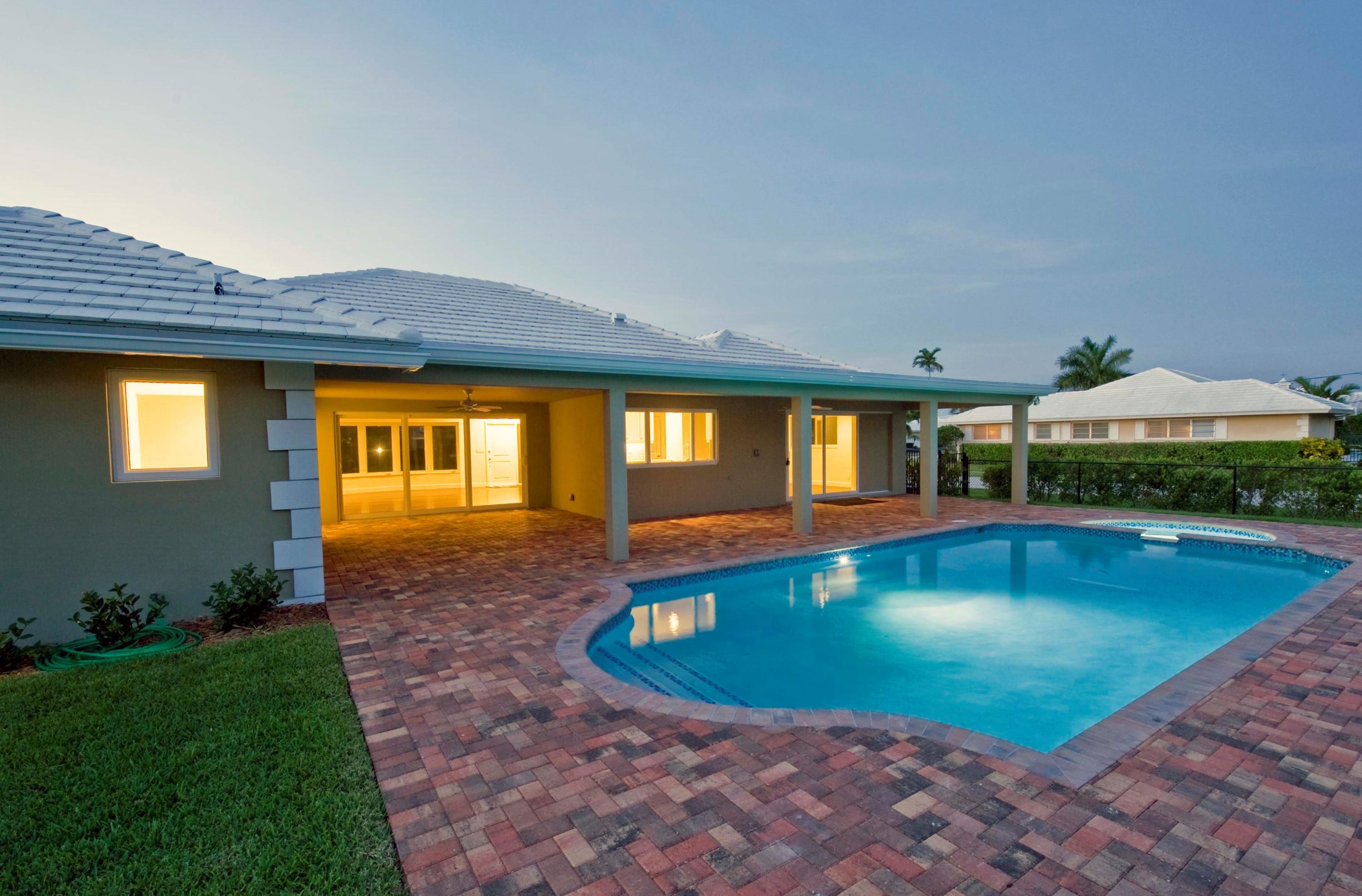 660 Elm Tree Lane Boca Raton, FL 33486 - Photo 2 of 16 660 Elm Tree Lane(night)12