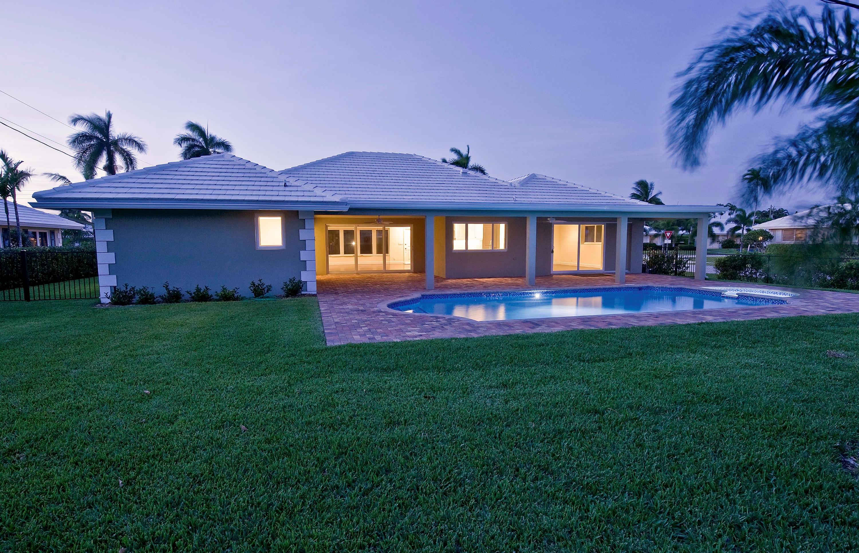 660 Elm Tree Lane Boca Raton, FL 33486 - Photo 3 of 16 660 Elm Tree Lane(night)13