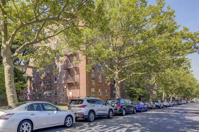 a car parked in front of a building