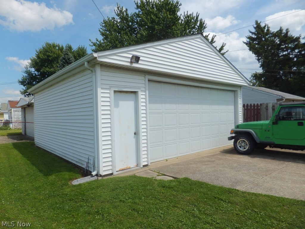 4715 Ridge Road Brooklyn, OH 44144 - Photo 16 of 18
