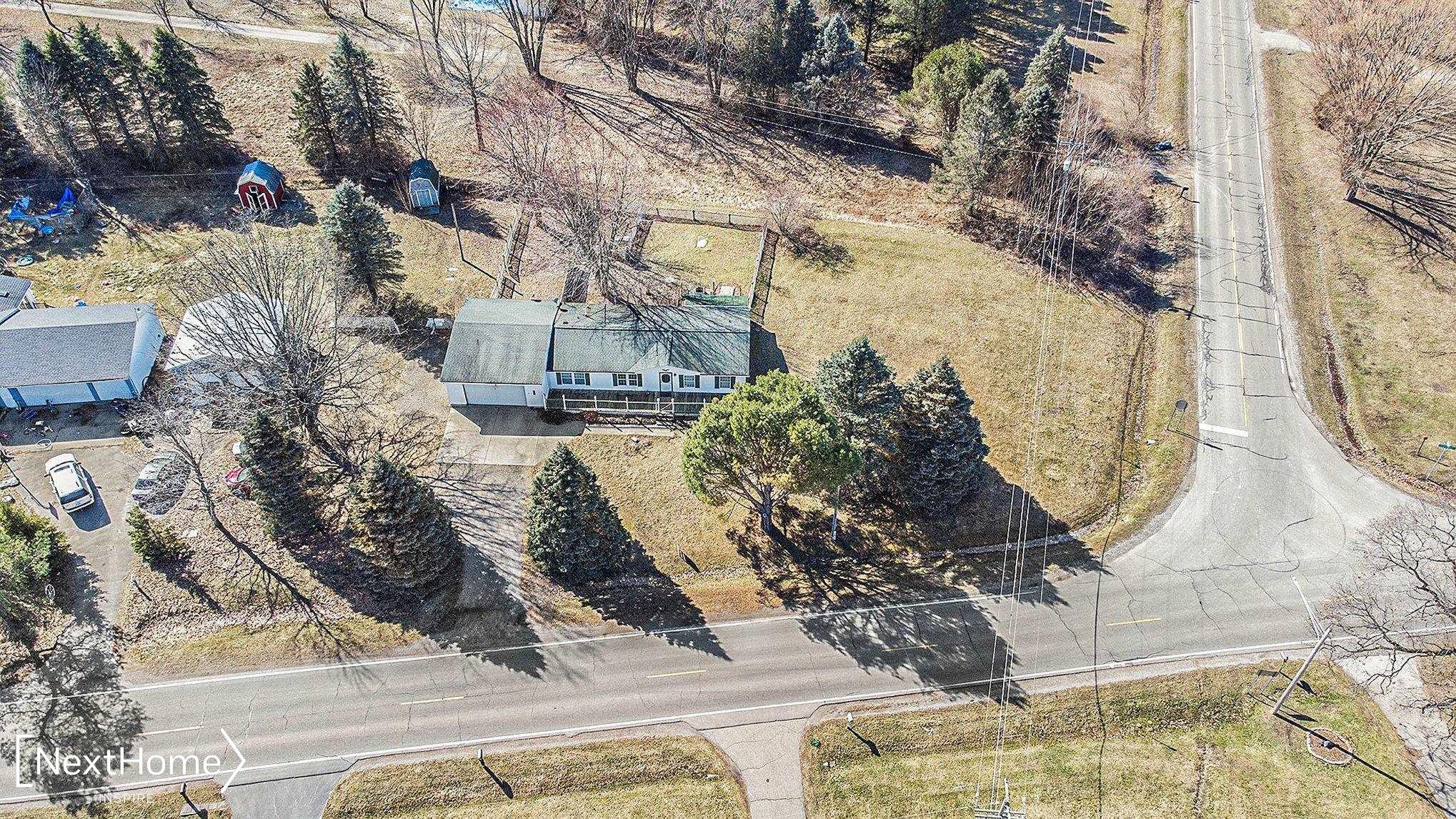13567 Seymour Road Montrose, MI 48457 - Photo 3 of 20 Gallery Image 3