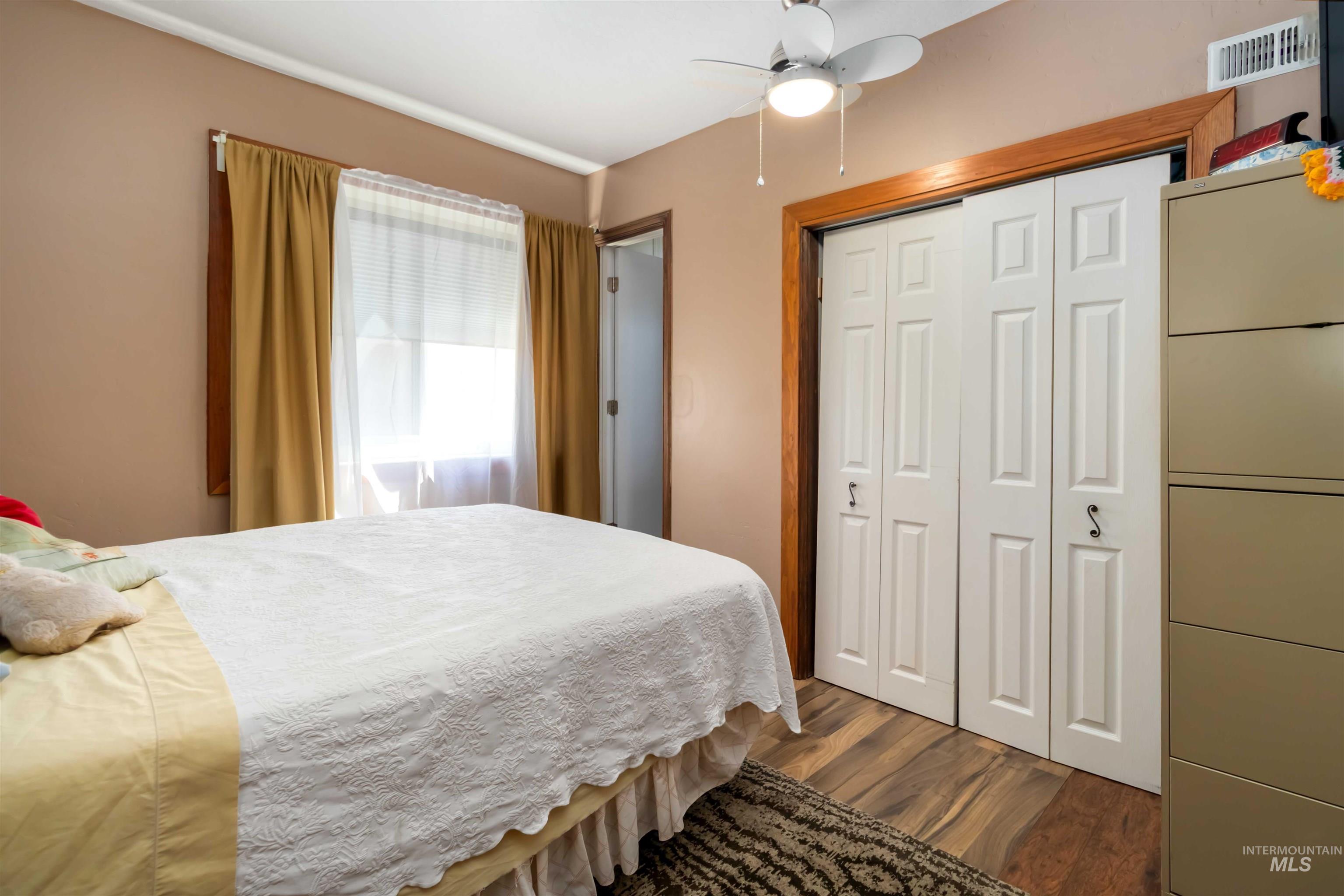 3869 Custer Drive Boise, ID 83705 - Photo 12 of 32