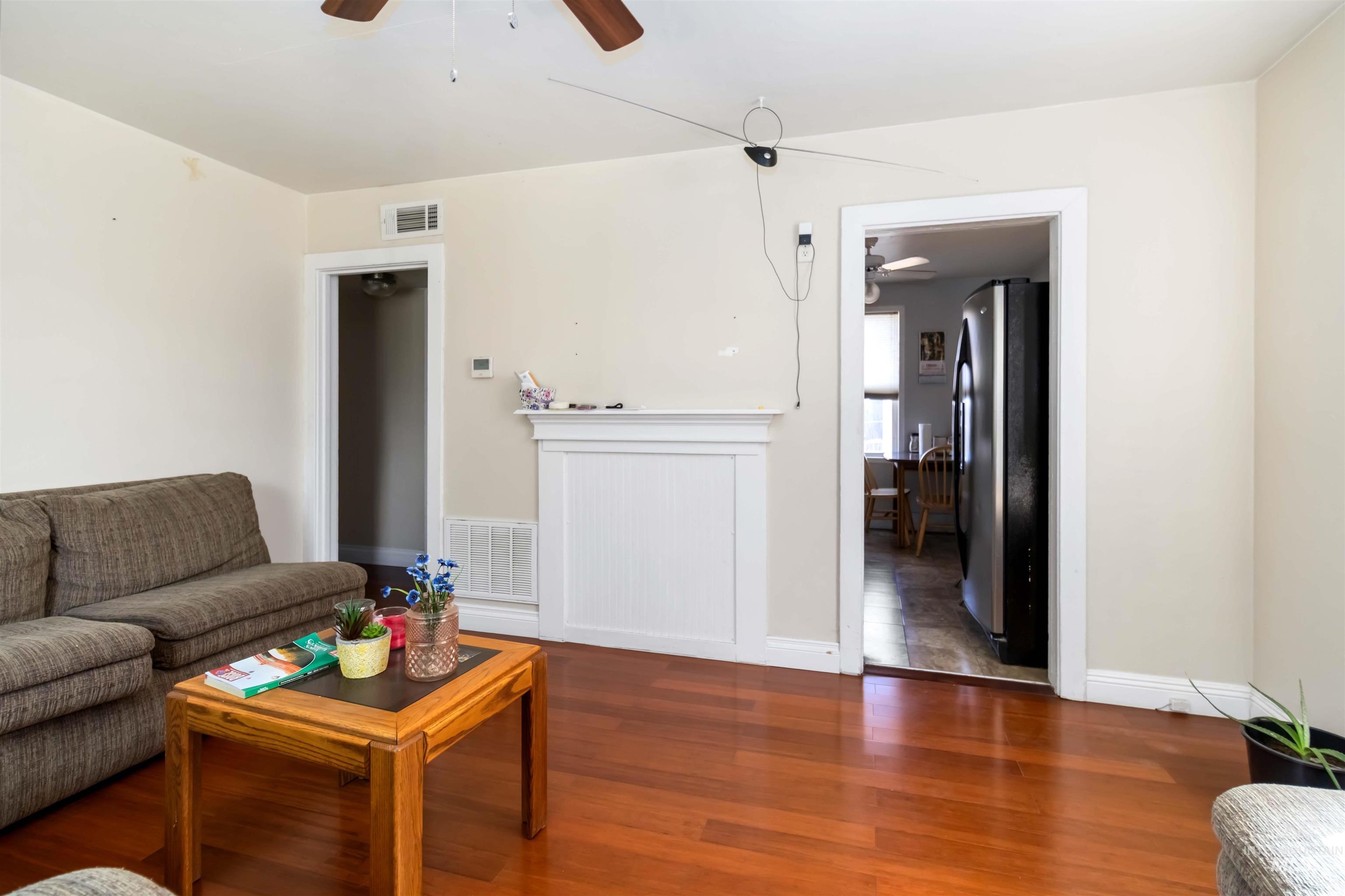 3869 Custer Drive Boise, ID 83705 - Photo 4 of 32