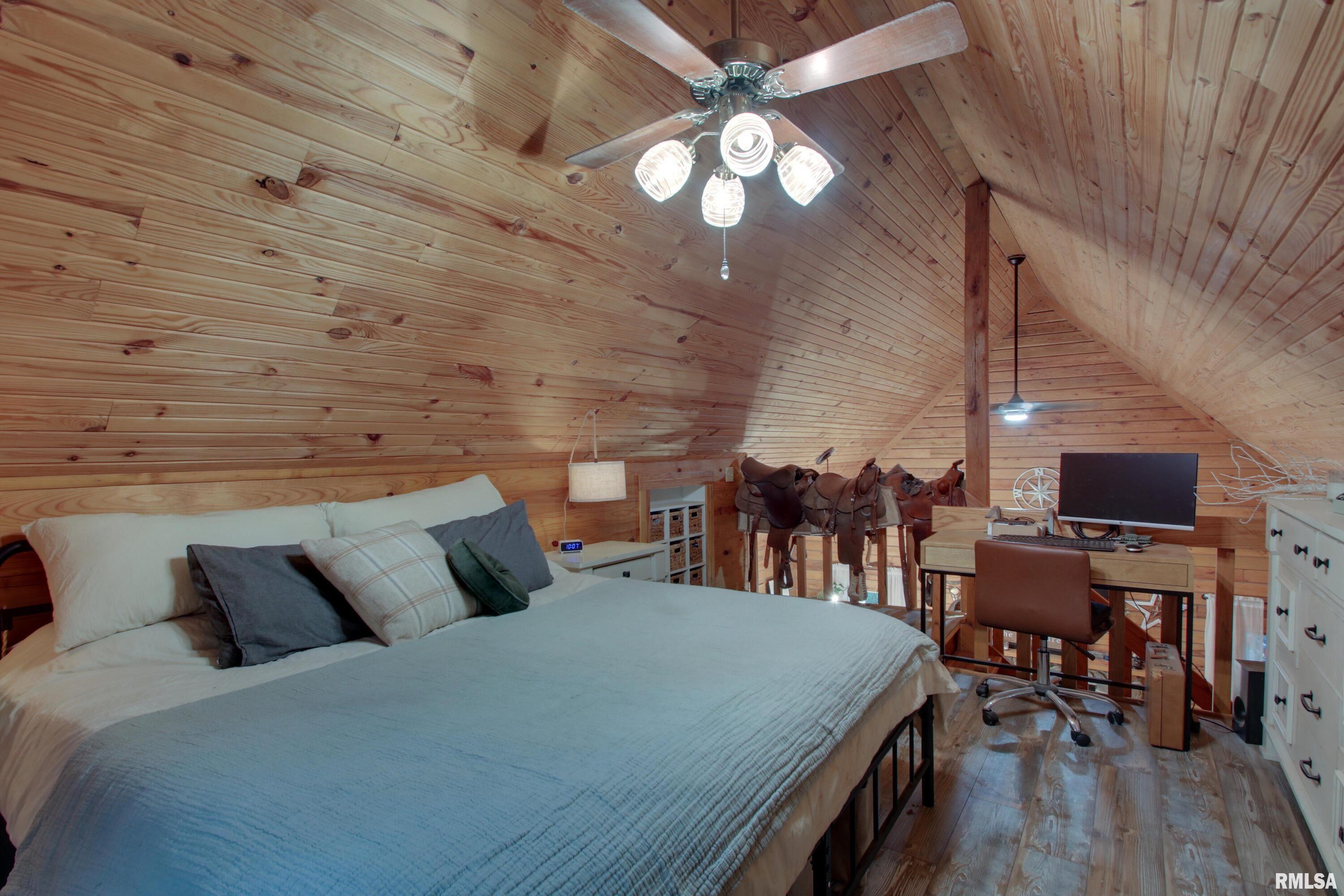 723 2100E Liberty, IL 62347 - Photo 13 of 31