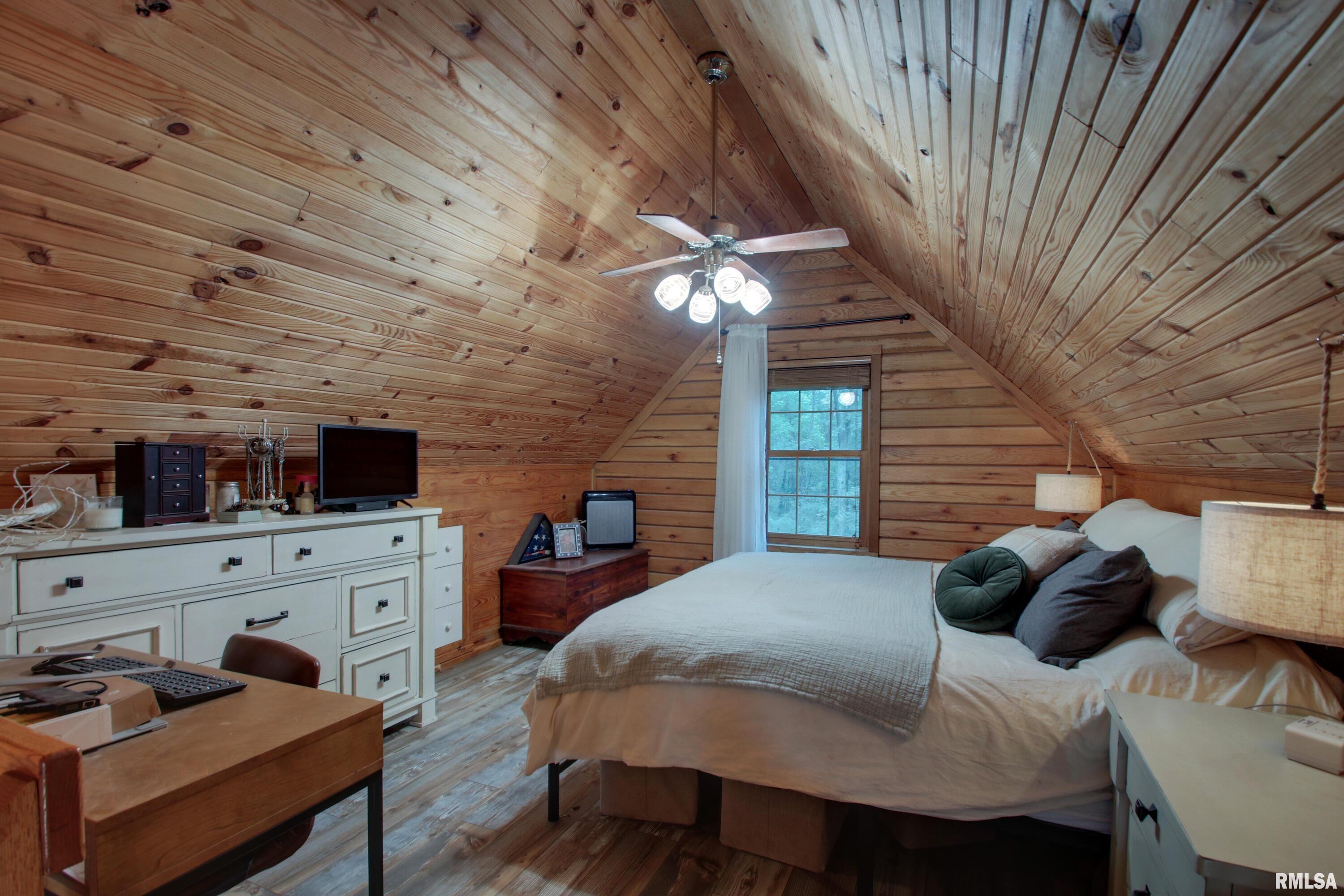 723 2100E Liberty, IL 62347 - Photo 14 of 31