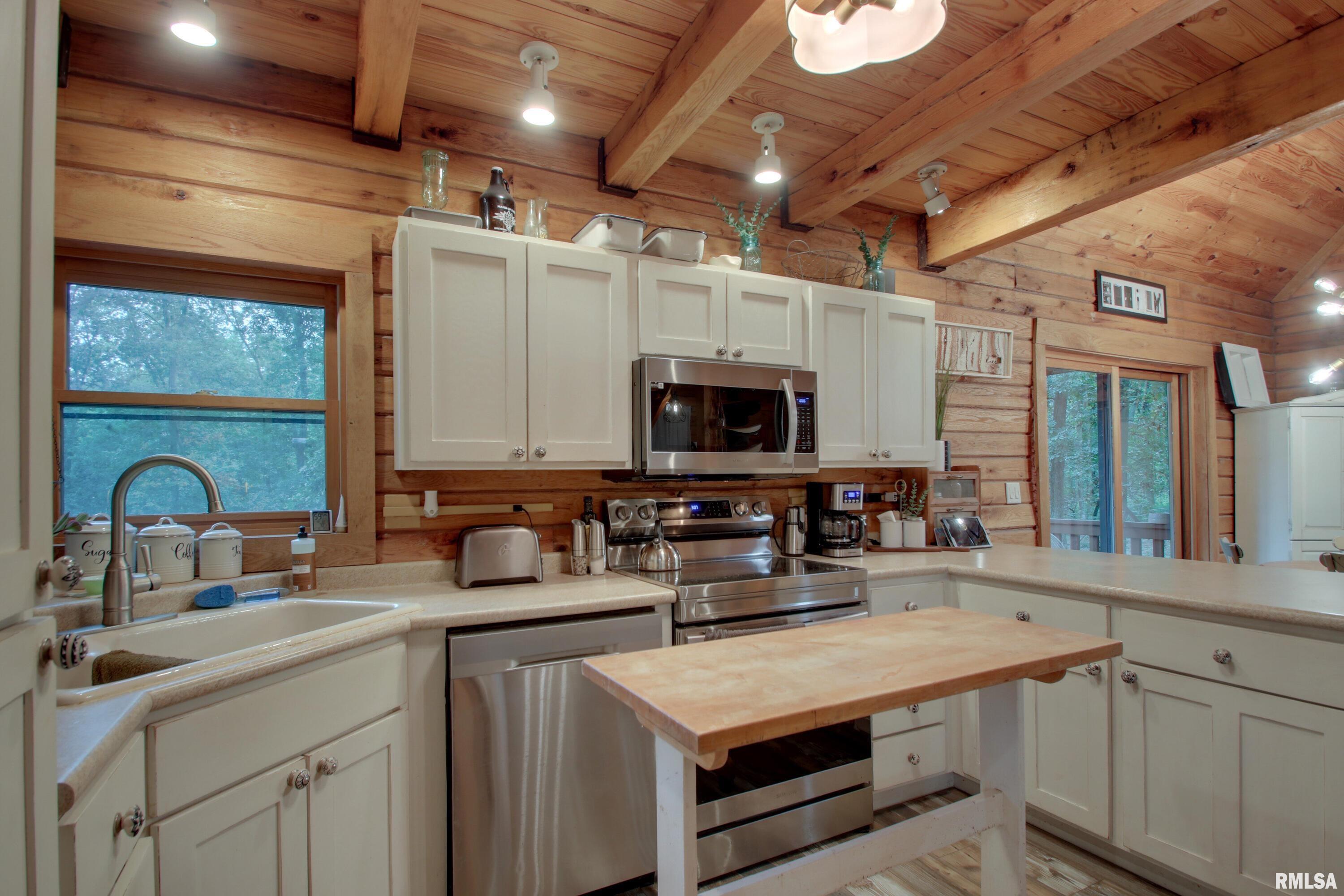 723 2100E Liberty, IL 62347 - Photo 7 of 31