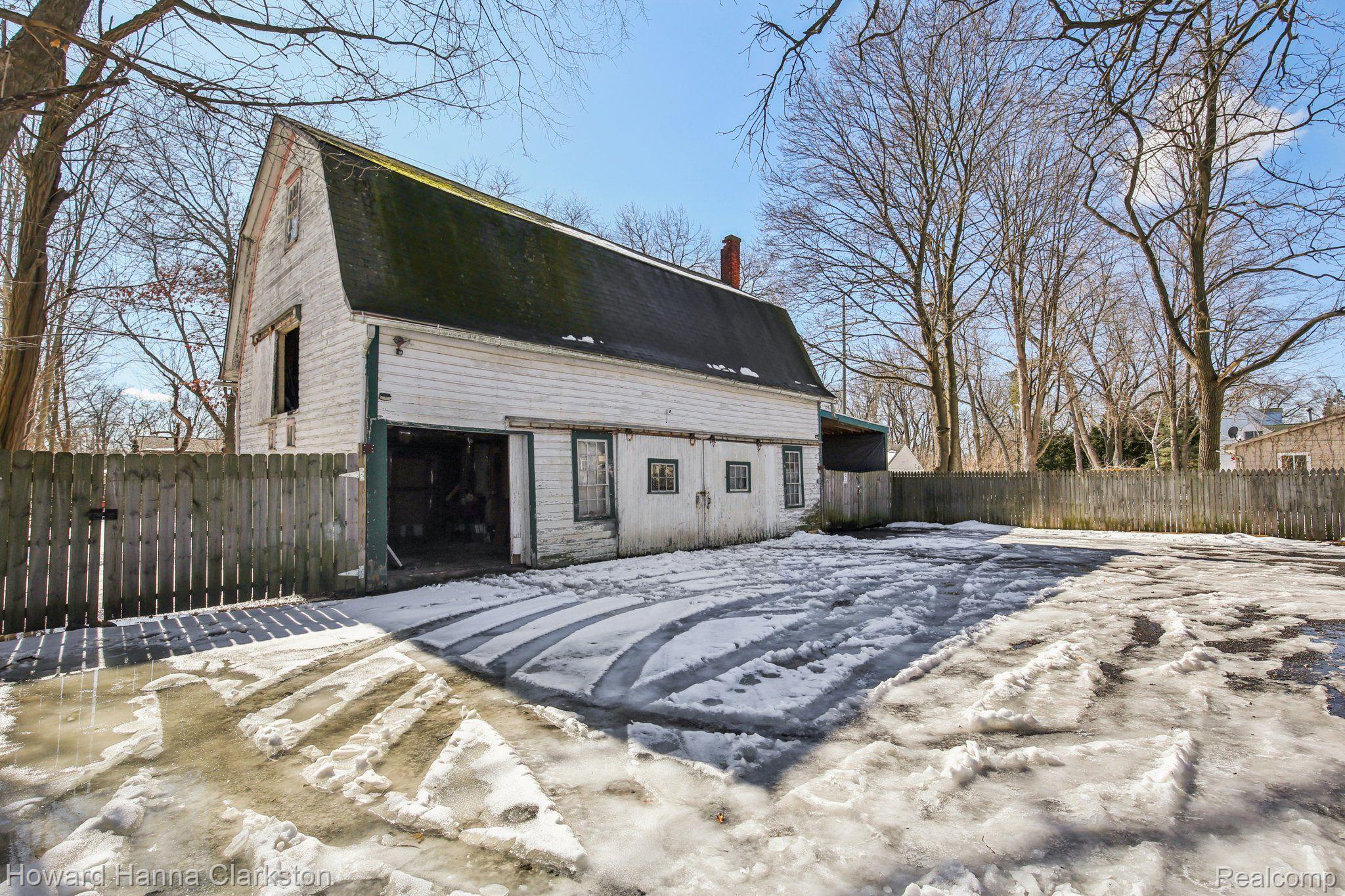 701 West Commerce Road Commerce Township, MI 48382 - Photo 43 of 63 Gallery Image 43