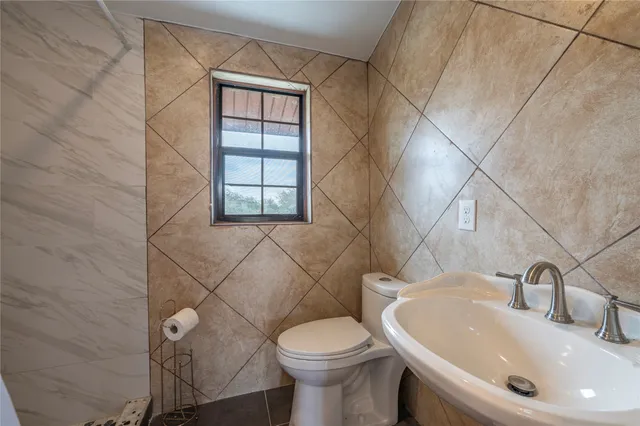 $3,000 | 2448 90a Rock Island, Rock Island, TX 77470