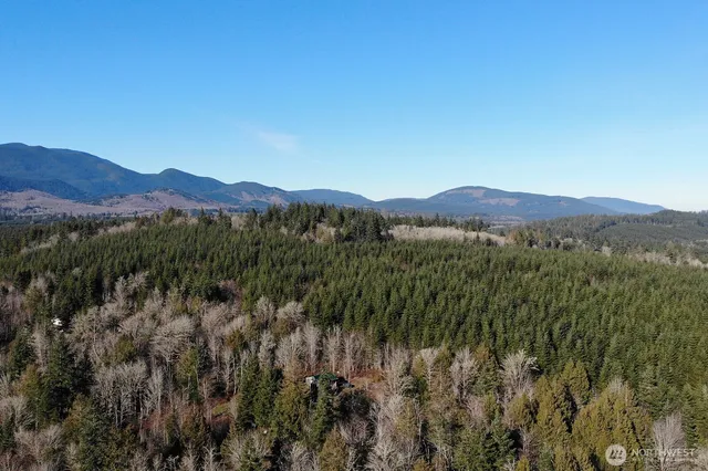 a view of a lake with houses