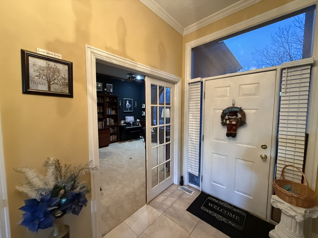 649 Roxbury Road Rockford, IL 61107 - Photo 3 of 19