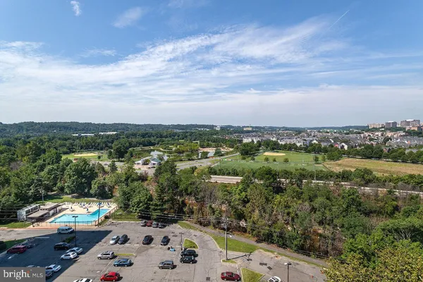 $445,000 | 4600 Duke Street, Unit 419, Alexandria, VA 22304